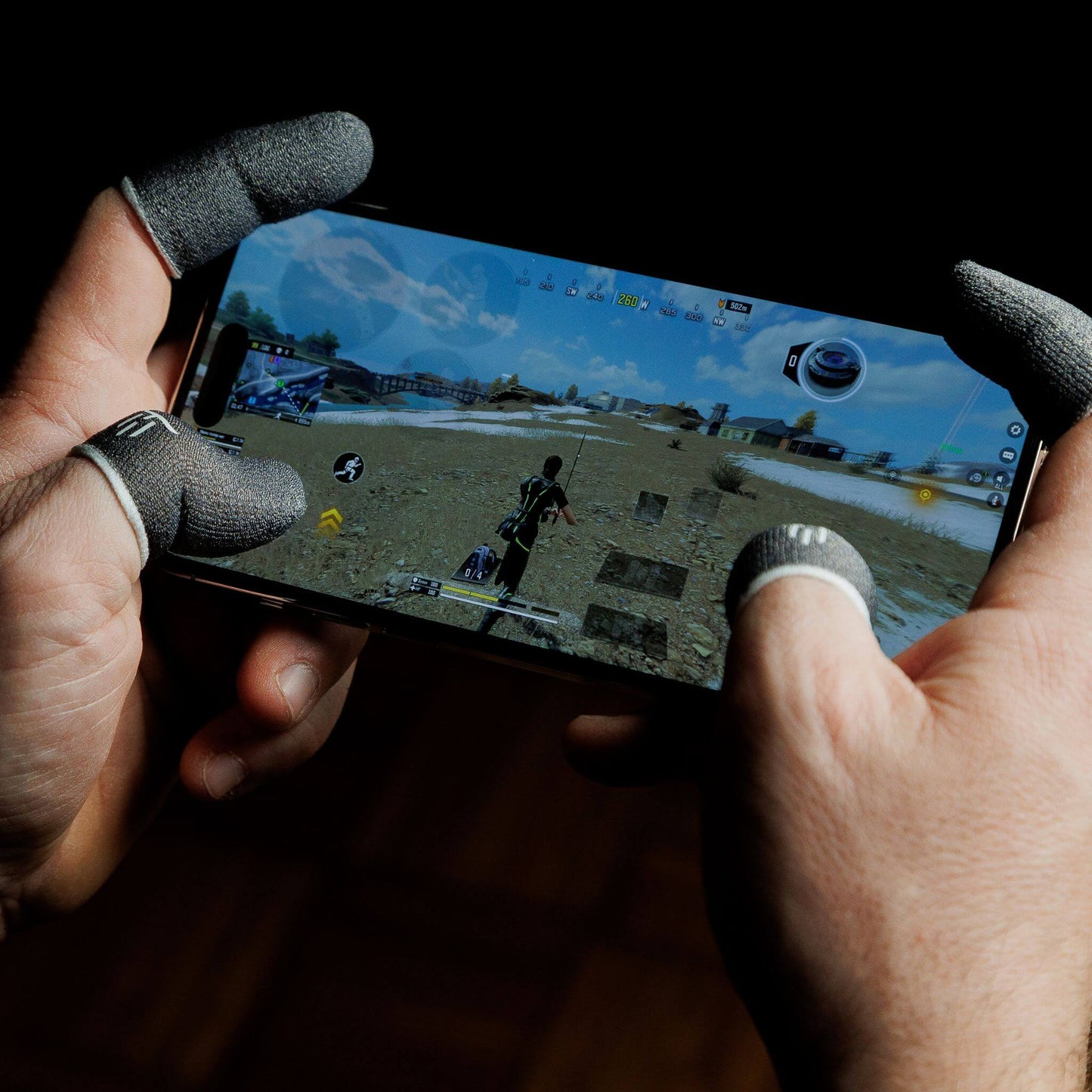 MinoanSocks-Titan-Aim-gaming-gloves