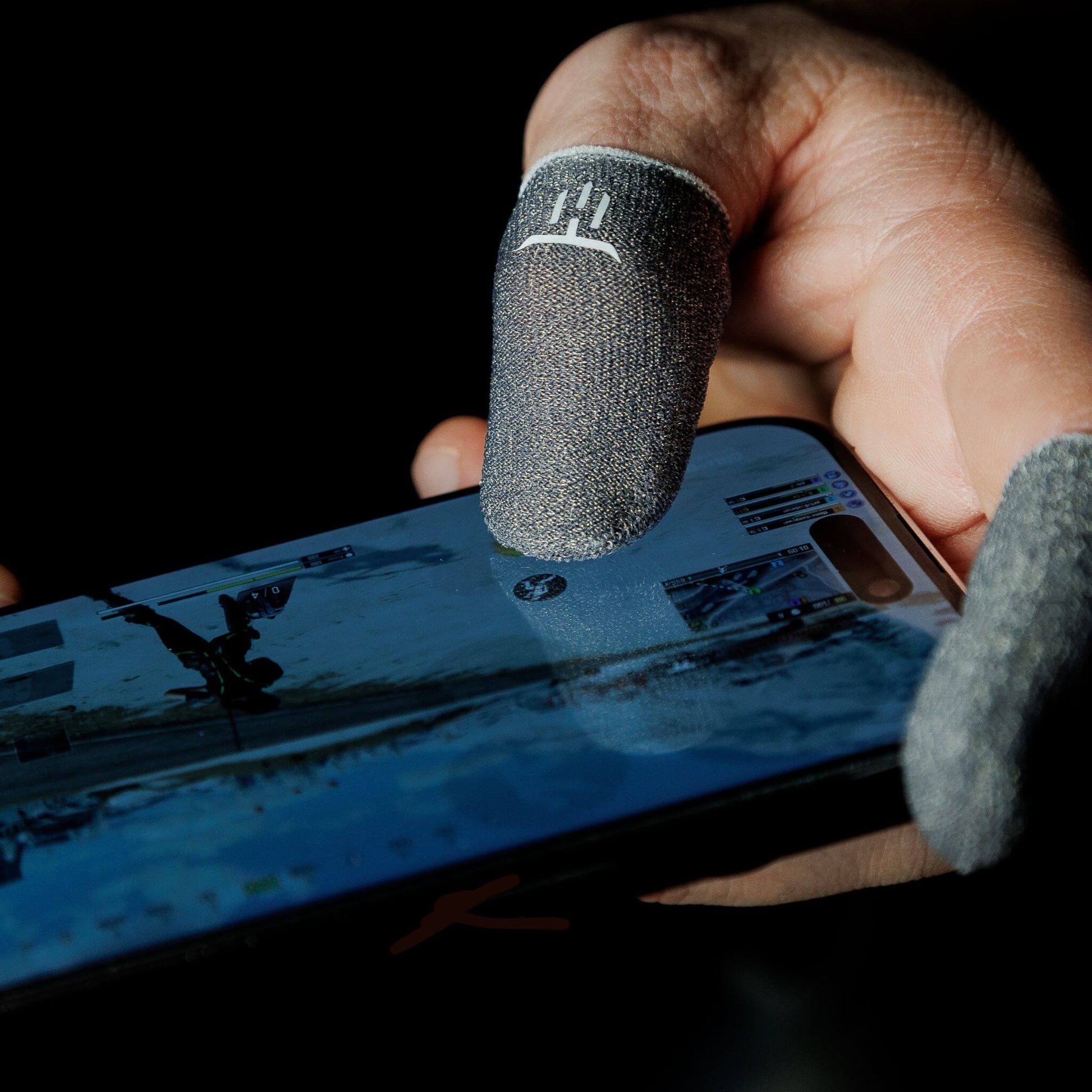 MinoanSocks-Titan-Aim-gaming-sleeves-pubg-thumb-sleeves