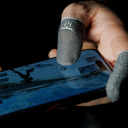 MinoanSocks-Titan-Aim-gaming-sleeves-pubg-thumb-sleeves